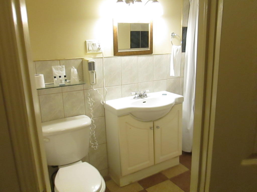 Bayside Inn & Waterfront Suites Kingston Zewnętrze zdjęcie