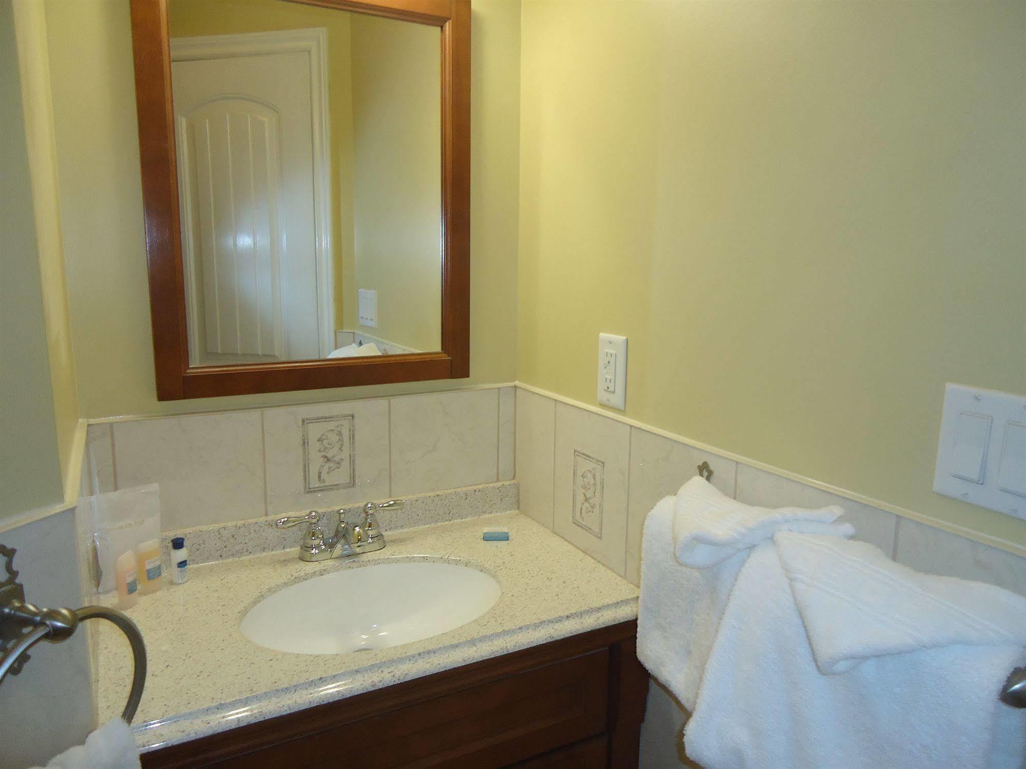 Bayside Inn & Waterfront Suites Kingston Zewnętrze zdjęcie