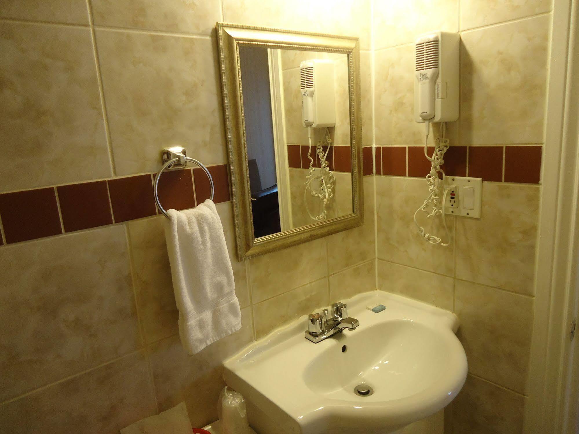 Bayside Inn & Waterfront Suites Kingston Zewnętrze zdjęcie